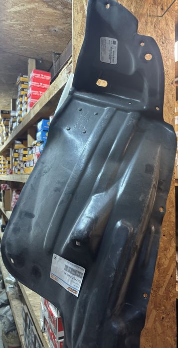 Подкрыльник передний правый хайлюкс 11 года