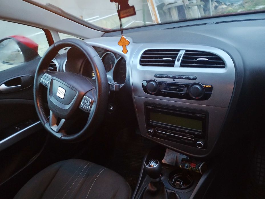 Vând Siat Leon an 2012