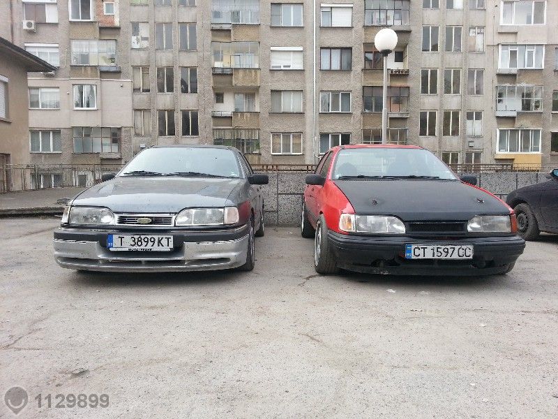 Продавам Форд Сиера 91 година седан на части 3 броя