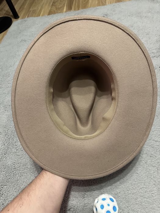 Palarie din lana Zara