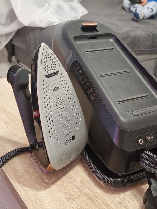 Statie de călcat Braun CareStyle 7 PRO defecta