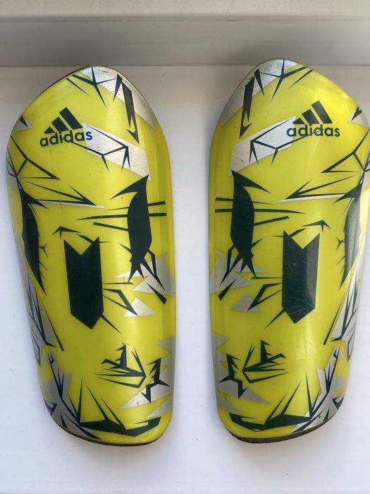 Щитки Nike mercurial, adidas(Messi)