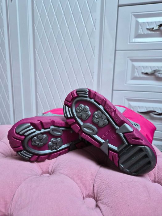 Продавам ботушки за сняг