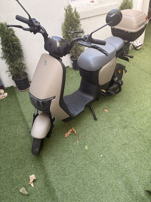 Vand scuter saige  electric