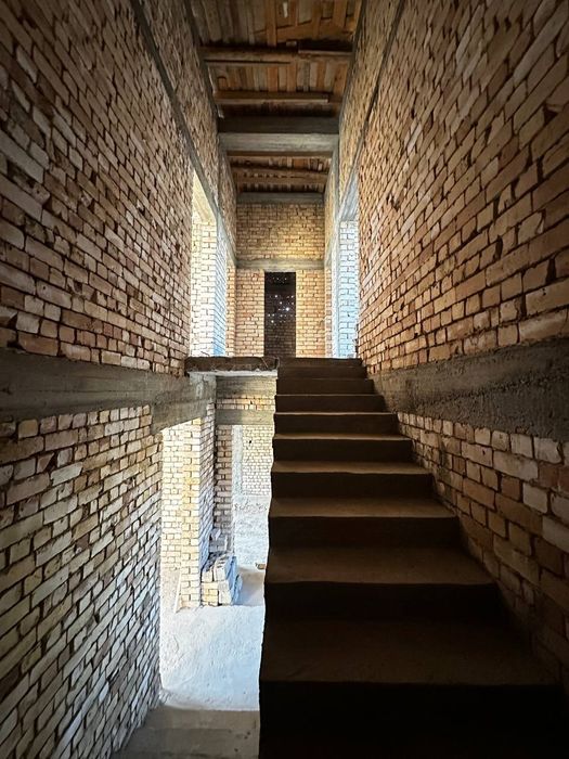 Uchaska sotiladi ibn sinoda