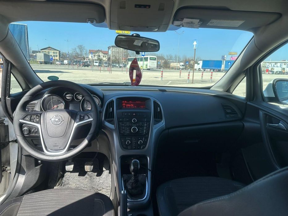 Opel Astra J. 1.6 + GPL