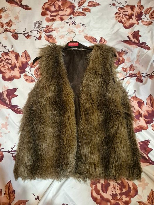 Vestă blană XS/S – cozy & chic, ofertă rapidă!