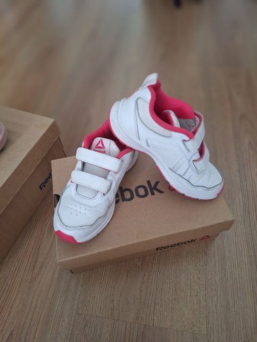 детски Маратонки  Reebok 28 номер + подарък пантофки