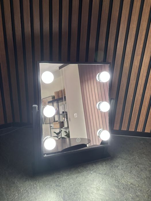 *ново*Козметично огледало с LED осветление usb