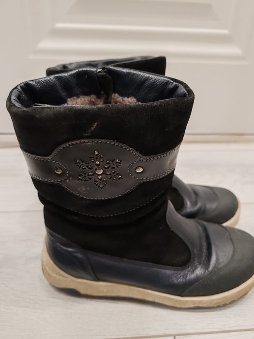 Подам зимние сапоги на девочку