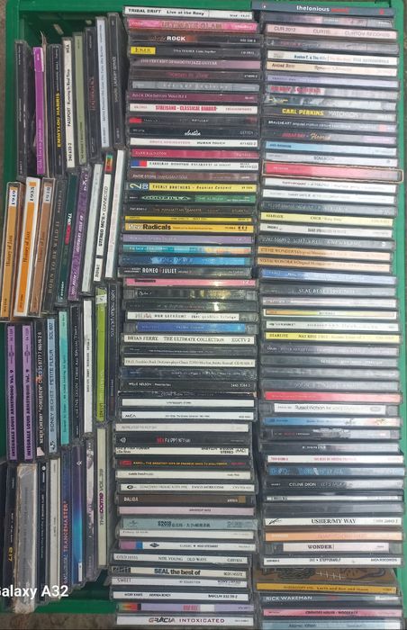 Cd pop rock metal ac/dc,Rhcp,Queen,Bon Jovi,Slayer,Van Halen,Ozzy