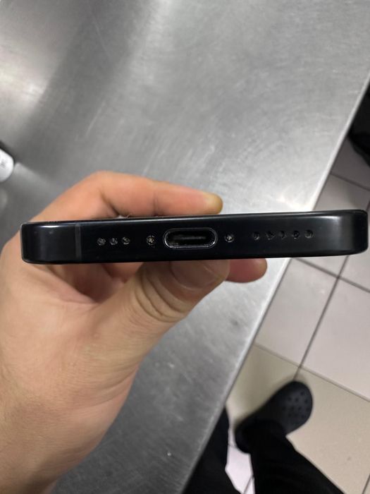 Продам айфон 16 про