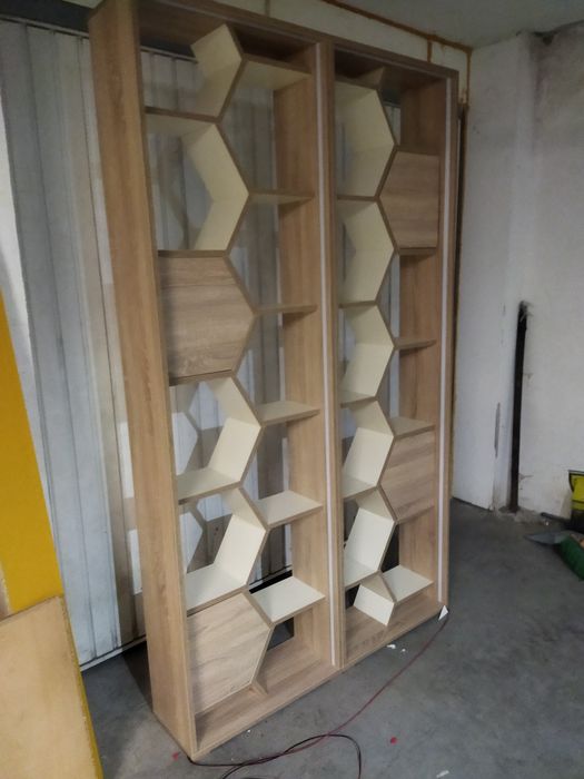 Етажерка ,преградна стена,параван, библиотека,стелаж,LED,шестоъгълник