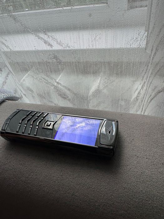 Продам Vertu Signature