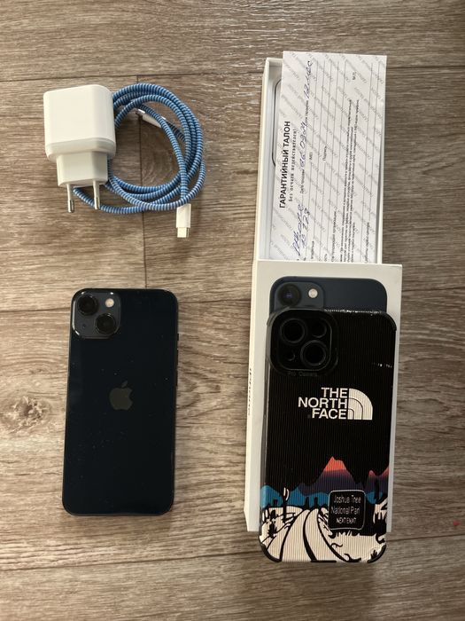 Продам айфон 13 в черном цвете