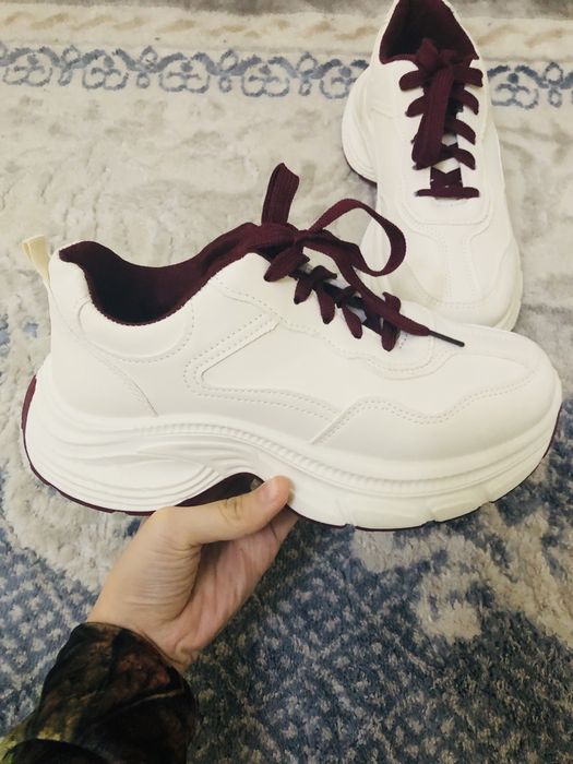 Кроссовка тоза сифатли буйиртма асосида келган
