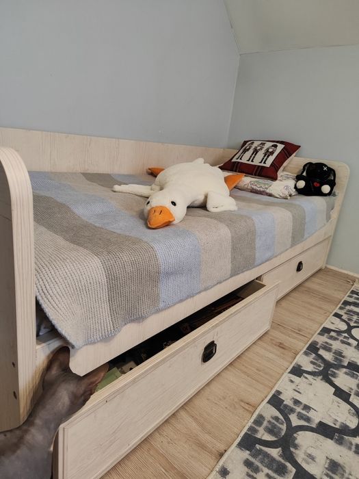 Кровать детская с матрасом