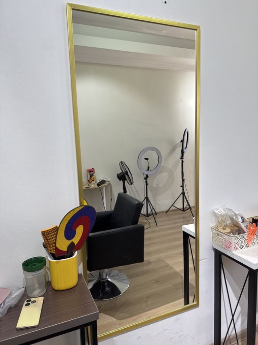 Продам кушетку новая и зеркало