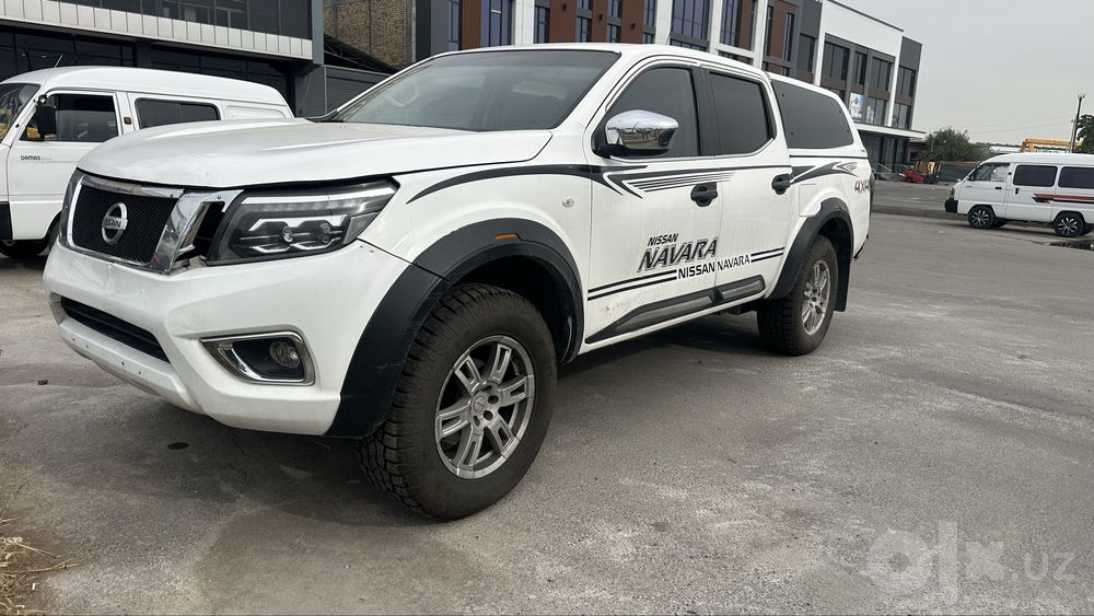 Nissan Navara LE 2017 год