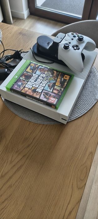 Xbox One  S / GTA 5
