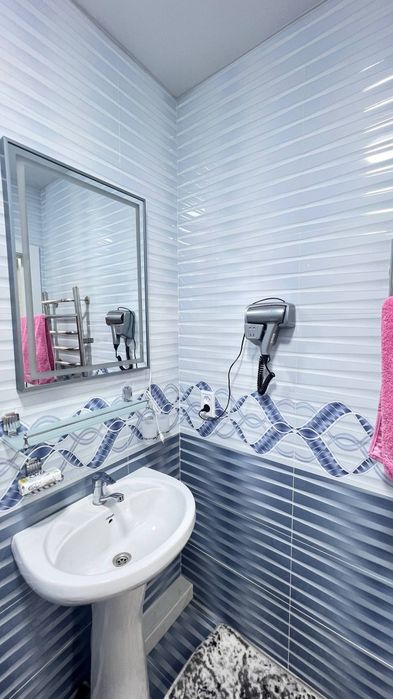 4-tajdan 3 xonalik 85 ov li kvartira uzoq muddatli ijaraga beriladi.