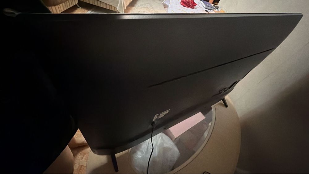 Продаю телевизор срочно