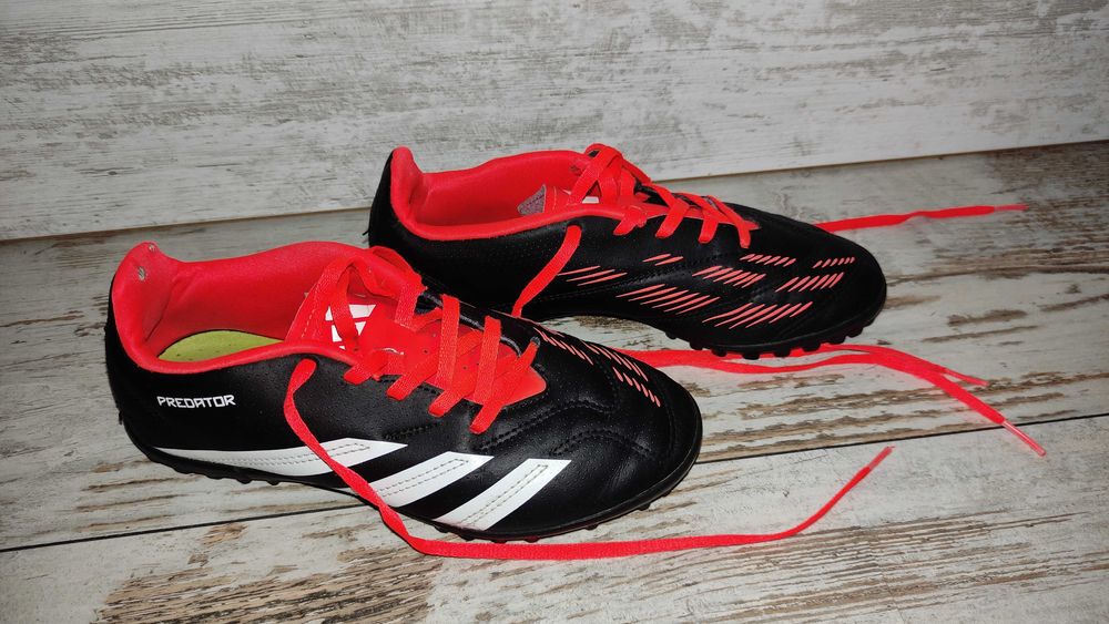 Футболни обувки 35 и 1/2