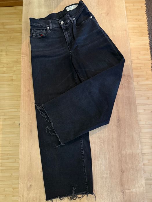 Diesel сет кроп дънки с висока талия и прав крачол кроп топ с камъчета