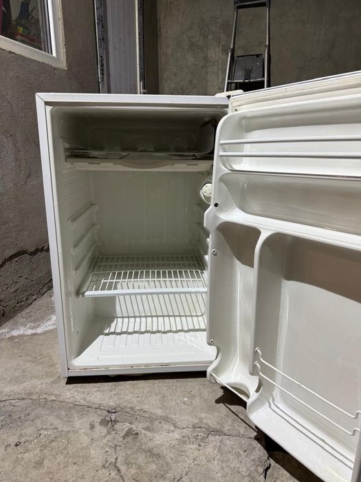Продам бу маленький холодильник