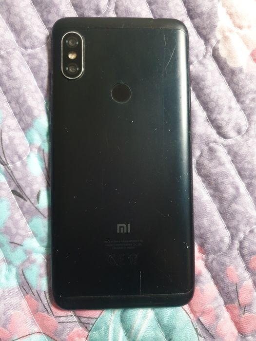 Redmi note 6.. Realme C3. 3/64