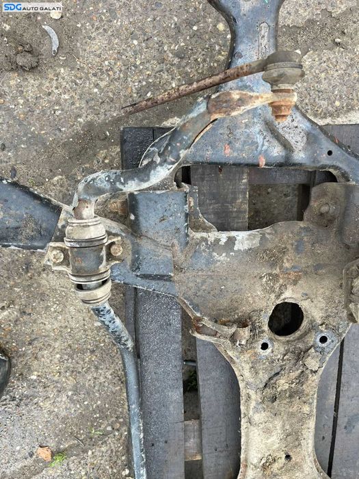 Punte Jug Calandru Fata Suport Motor Mercedes Vito Viano W639 2.2 CDI 2003 - 2014