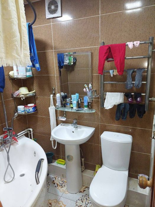 3 xonali kvartira naqtga sotiladi, Severniy Almazar, egasidan