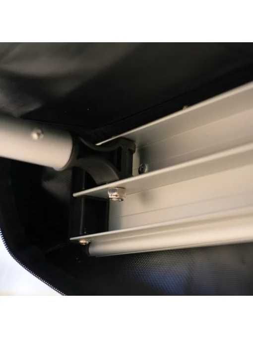 Marchiză auto CampTalk, 200 x 250 x 210 cm, 10 kg, rezistent la apă, compatibil cu bare transversale sau roof rack.