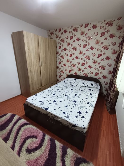 Apartament 2 camere decomandat,et 3 , zona 8 Mai