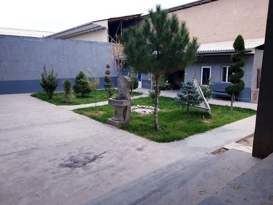 Шинамгина ховли сотилади