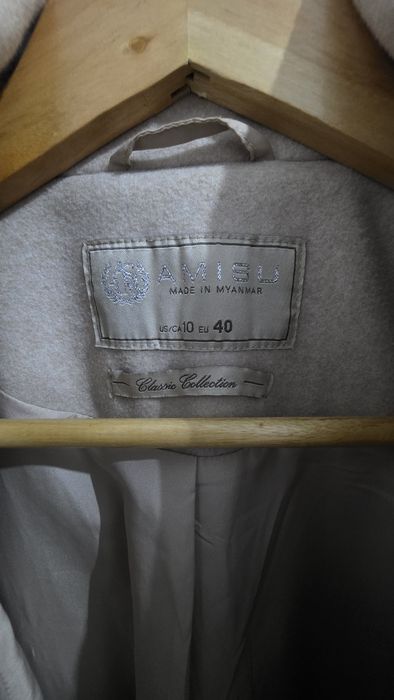 Palton Elegant Amisu,mărimea 40 (EU)  Stare impecabilă