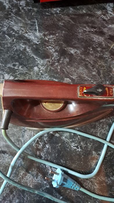 Продаётся     утюг   СССР