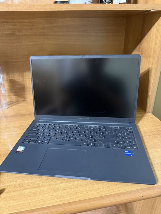 Продам ASUS ExpertBook в идеальном состоянии