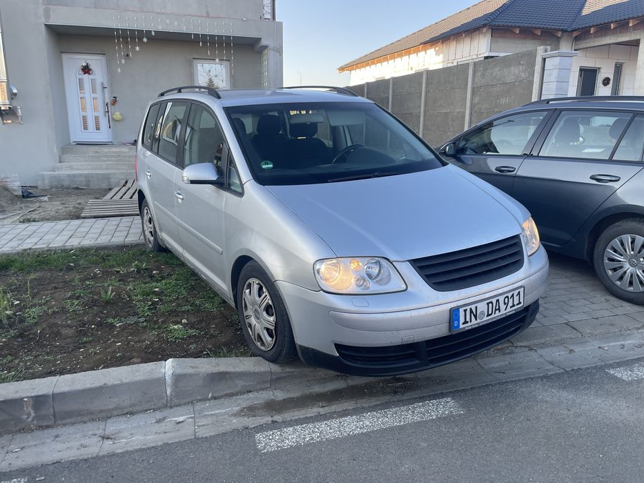 Vând Volkswagen Touran  1.9 Tdi