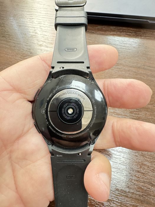 Продам смарт часы Самсунг Watch 4