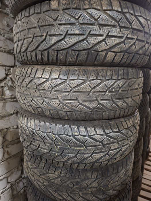 Продам шины 225/60/17 нокиа