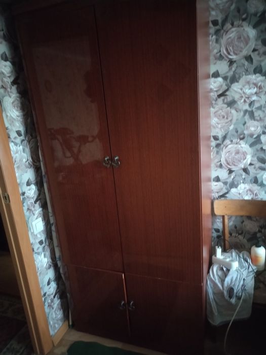 Продам       шкаф