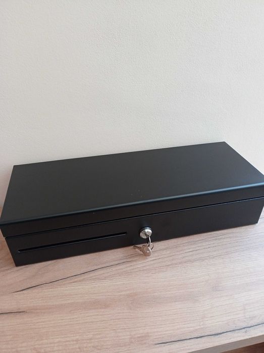 Сейф за банкноти с горно отваряне 
/ Флип топ /