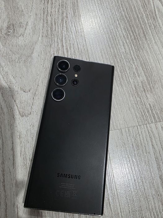 Samsung Galaxy S23 Ultra – 256 GB – Funcțional, DAR cu ecran spart