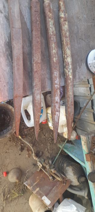 Зуб погрузчика стогомета