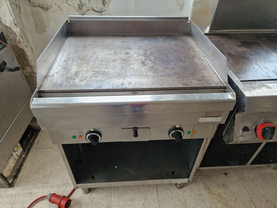 Plita electrica neteda și striata, la 380v, stare buna