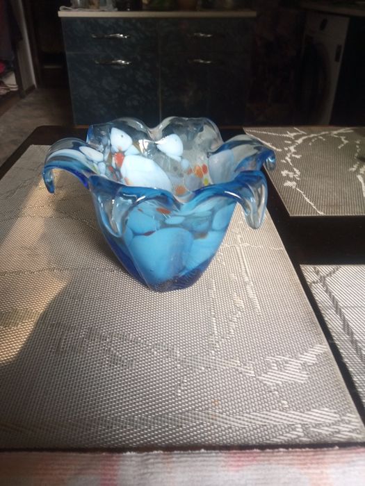 Вазы цветного стекла