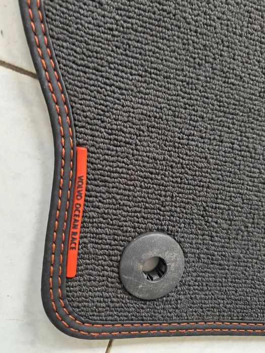 Текстилни стелки за Volvo XC60