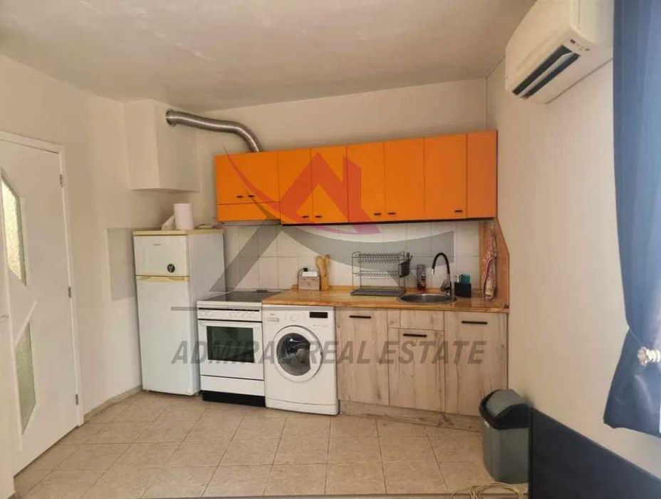 Дава се под наем Тристаен апартамент в Варна, Център - 55 кв.м за 700 € - Снимка #1