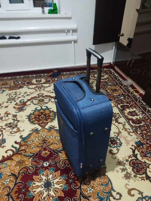 Чемодан сатылады сатылады нокисте бир донгелеги жок